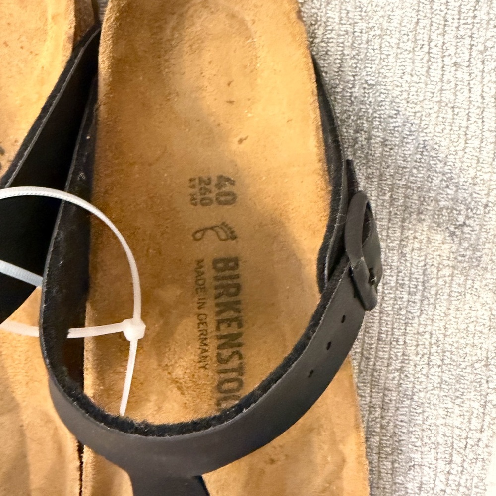 Birkenstock Black Gizeh Style Leather Thong Sandals - Picture 2 of 9